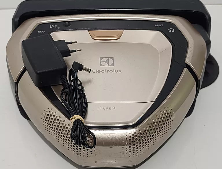 ROBOT SPRZĄTAJĄCY ELECTROLUX PURE I9 STACJA DOKUJĄCA