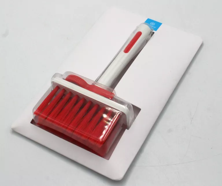 wielofunkcyjny-zestaw-narzedzi-do-czyszczenia-5w1-szczotka-do-klawiatury-glogowska-160-poznan