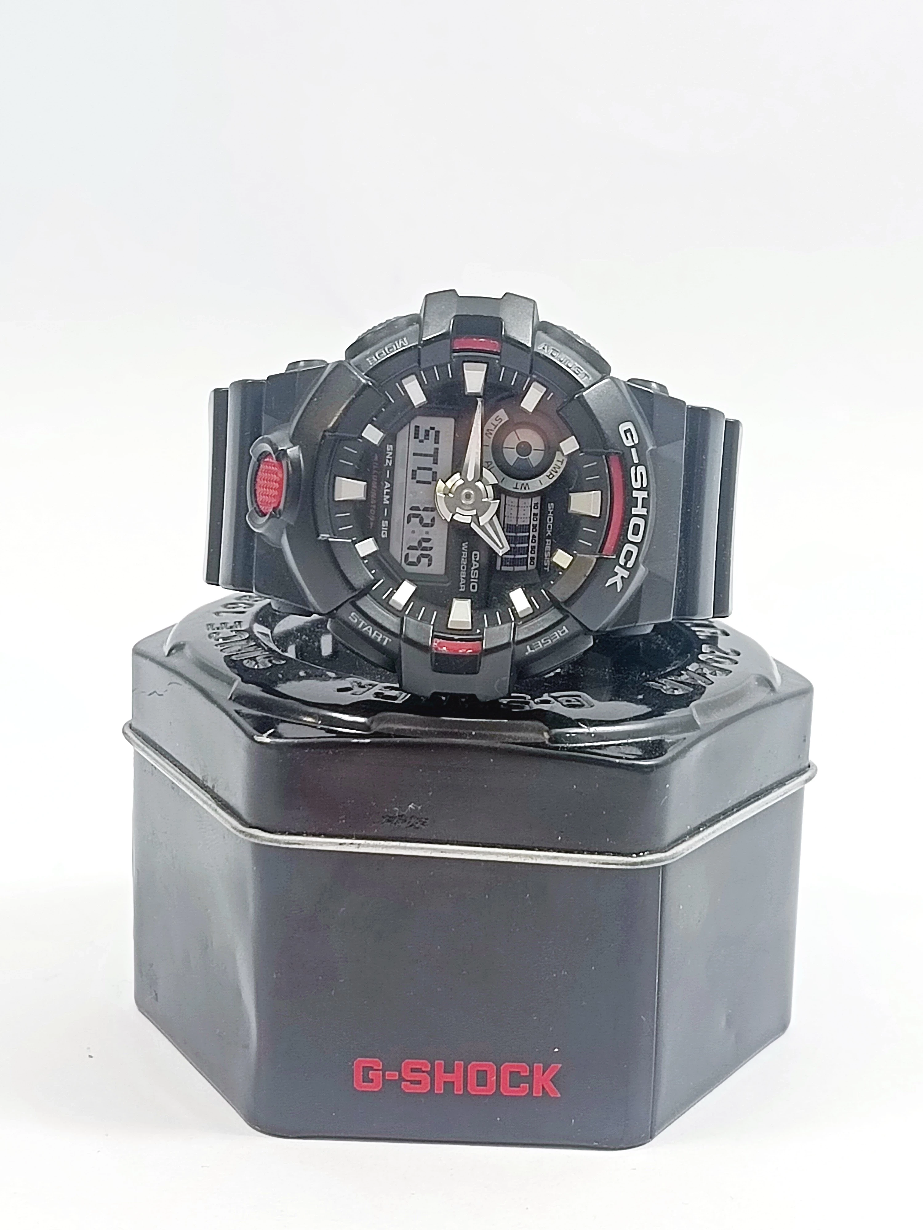 zegarek-casio-g-shock-5522-ga-700-ksztalt-koperty-okragla
