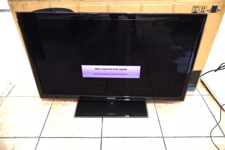 TELEWIZOR SAMSUNG UE40D5500RW *OPIS*