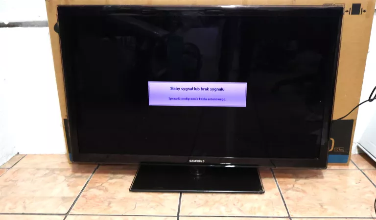 TELEWIZOR SAMSUNG UE40D5500RW *OPIS*
