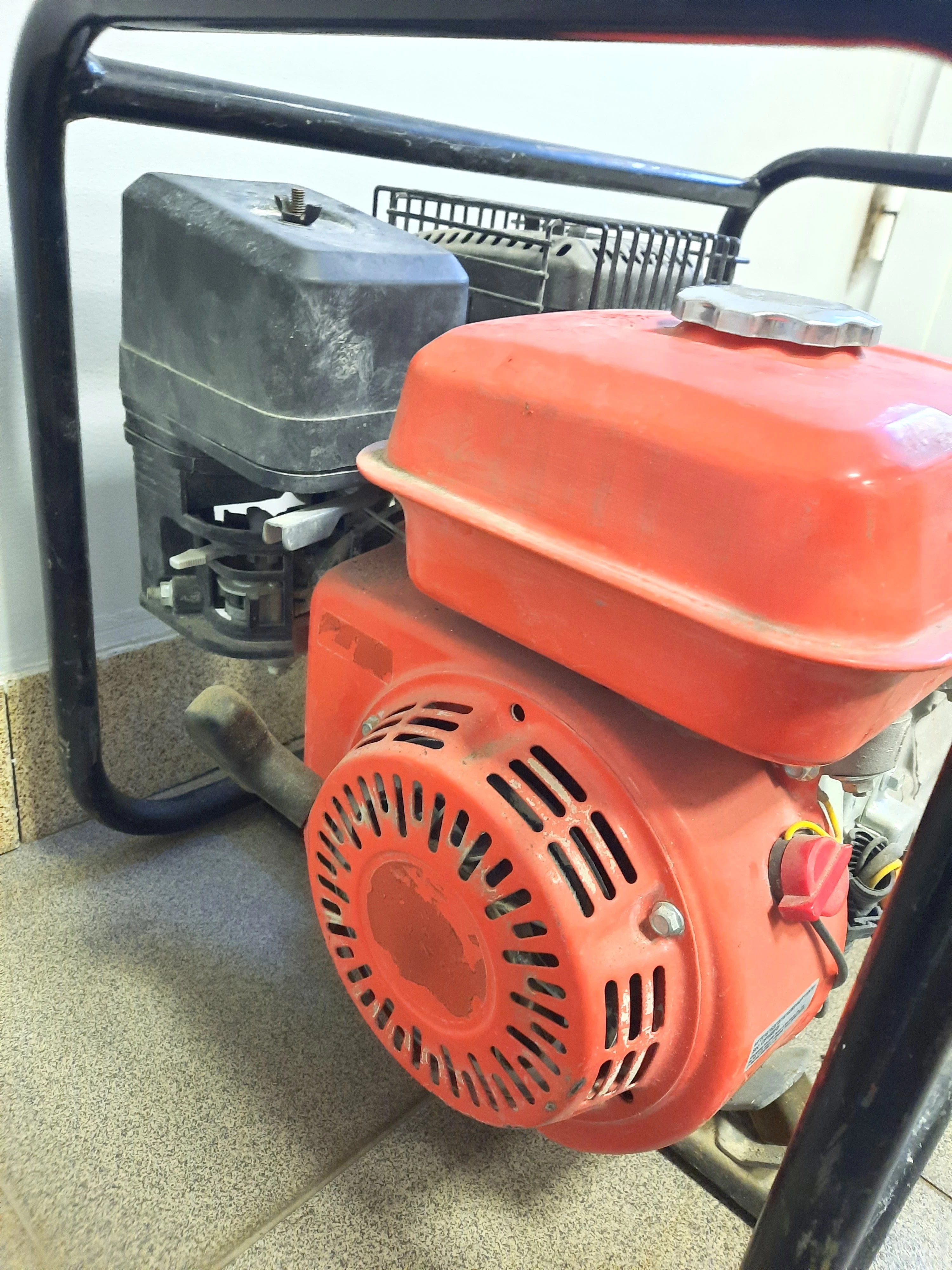 agregat-pradotworczy-yato-yt-85453-rodzaj-paliwa-benzyna