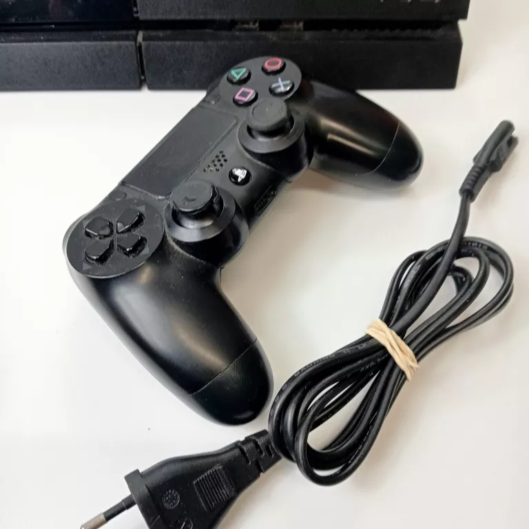 konsola-ps4-500gb-kabel1xpad-1xgra-fifa-23-glosny-tryb-pracy-wersja-130590-1