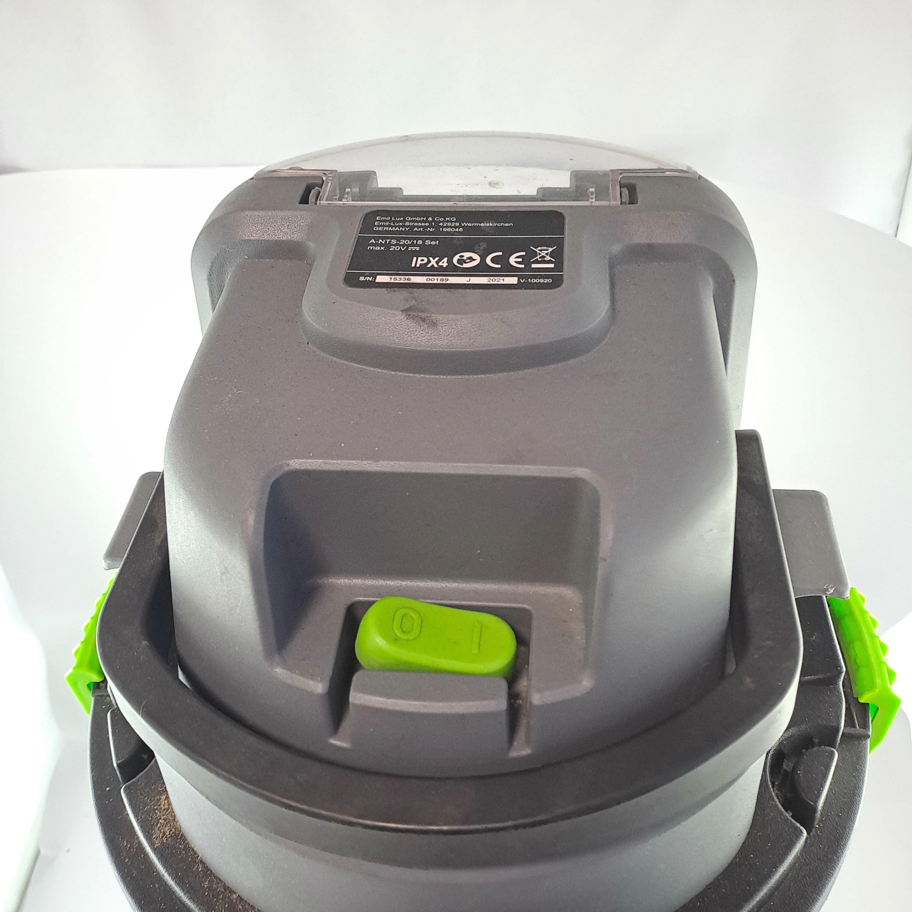 odkurzacz-akumulatorowy-warsztatowy-lux-tools-a-nts-20-warto-marka-lux-tools