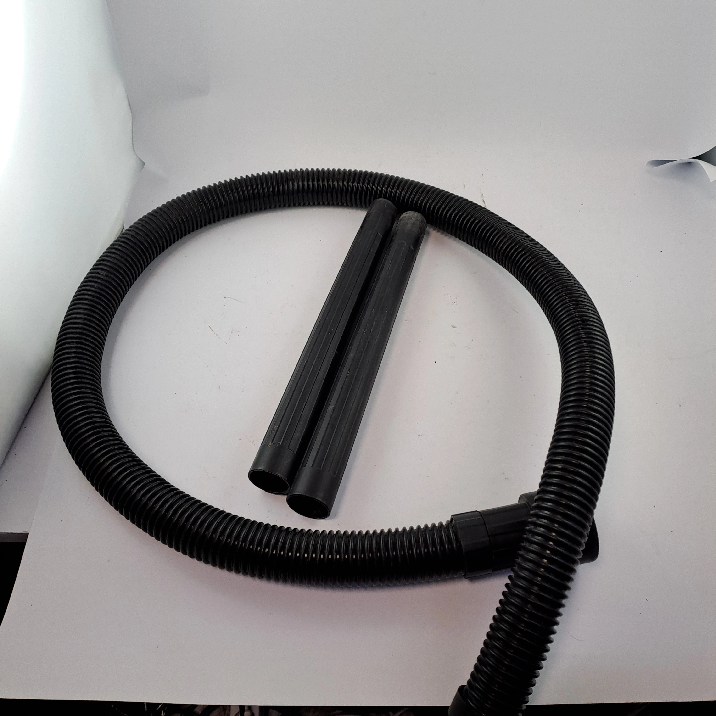 odkurzacz-akumulatorowy-warsztatowy-lux-tools-a-nts-20-warto-predkosc-przeplywu-powietrza-1