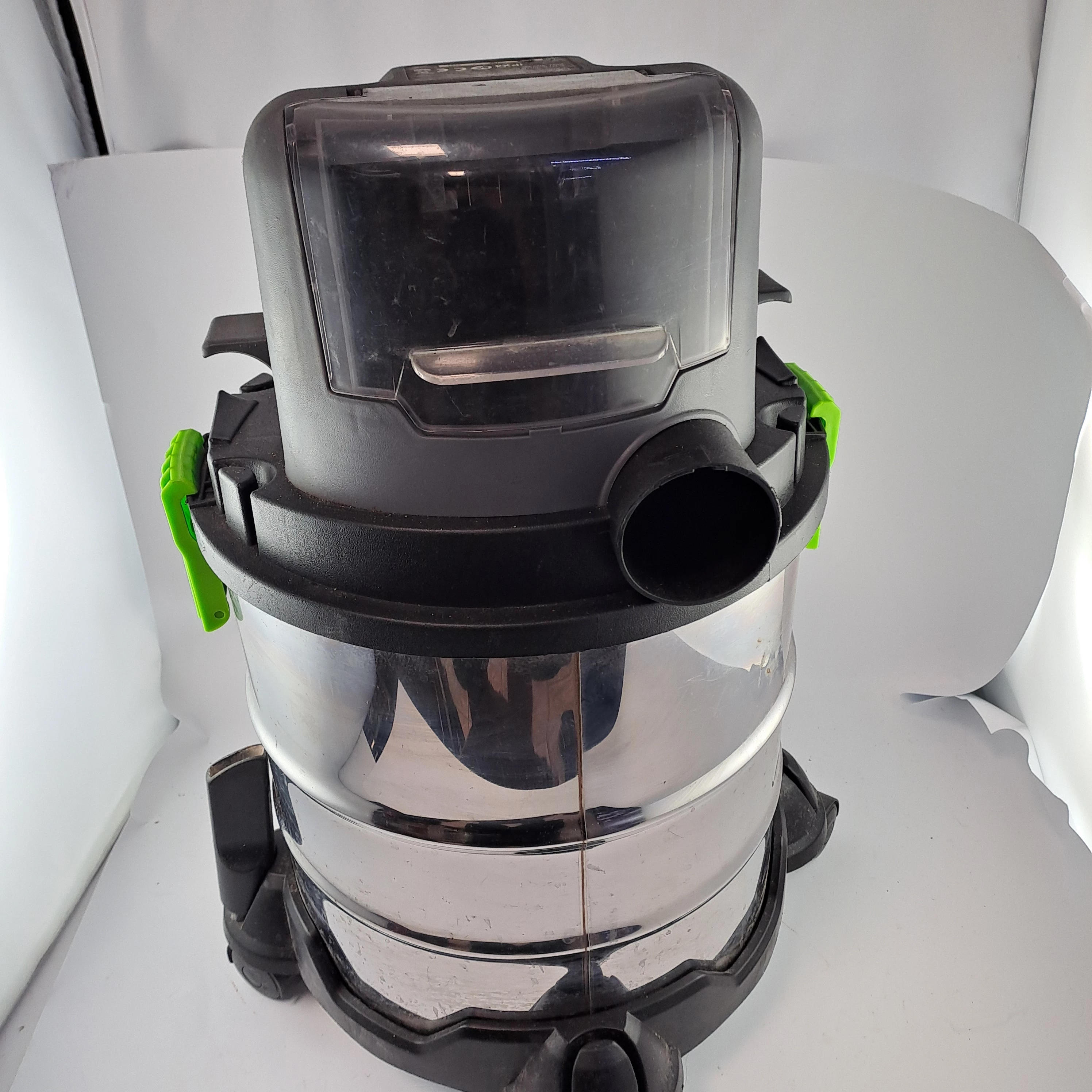 odkurzacz-akumulatorowy-warsztatowy-lux-tools-a-nts-20-warto-wydajnosc-1