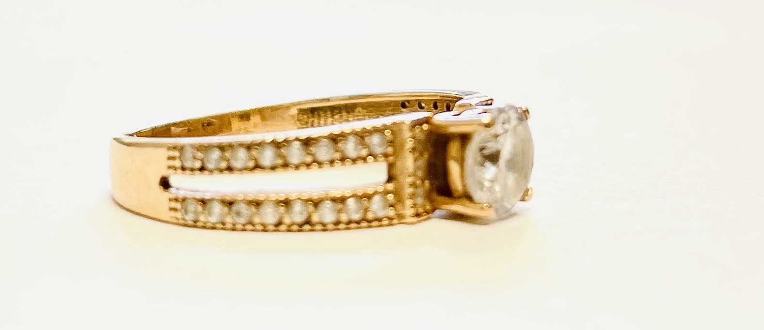 pierscionek585249g-15q-rodzaj-wyrob-jubilerski