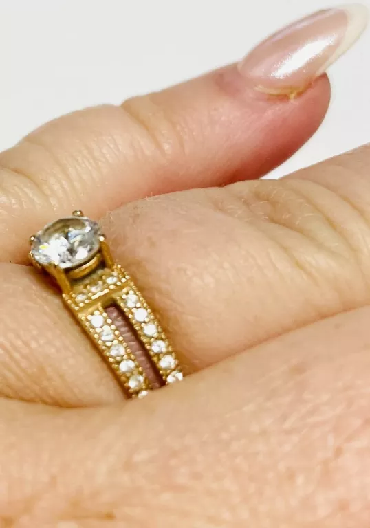 pierscionek585249g-15q-kolor-dominujacy-zloty