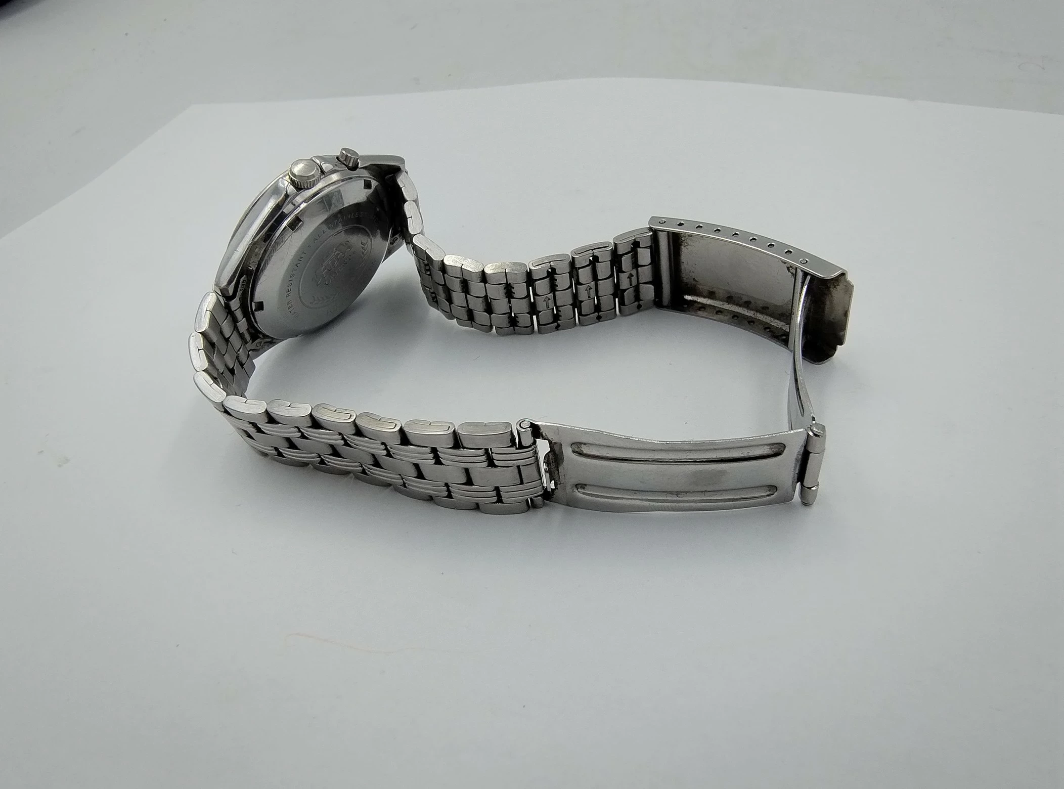 zegarek-orient-em5a-co-material-paska-stal