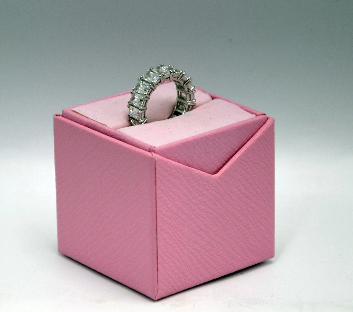 srebrny-pierscionek-swarovski-paragonpudelko-r14-ean-gtin-9009653665704