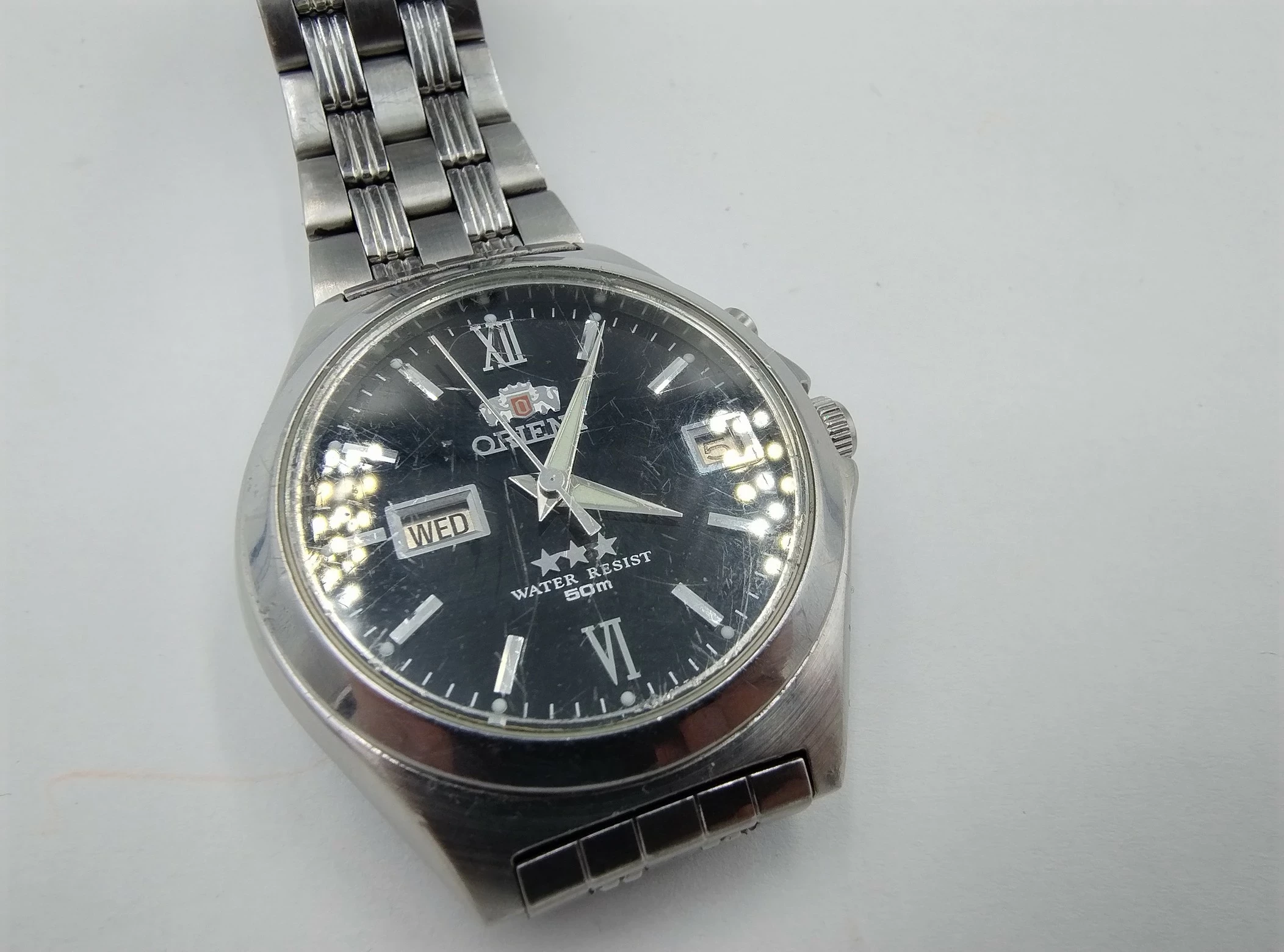 zegarek-orient-em5a-co-ksztalt-koperty-okragla