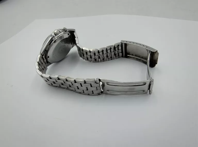 zegarek-orient-em5a-co-material-paska-stal