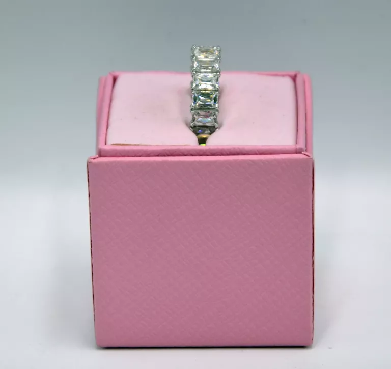 SREBRNY PIERSCIONEK SWAROVSKI /PARAGON/PUDEŁKO R:14