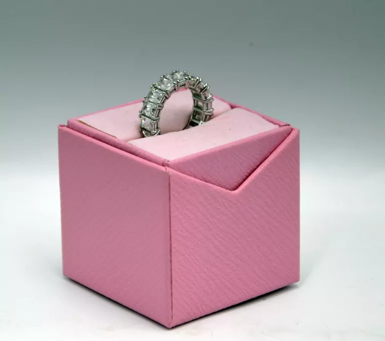 SREBRNY PIERSCIONEK SWAROVSKI /PARAGON/PUDEŁKO R:14