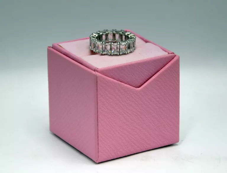 srebrny-pierscionek-swarovski-paragonpudelko-r14-stan-11323-2