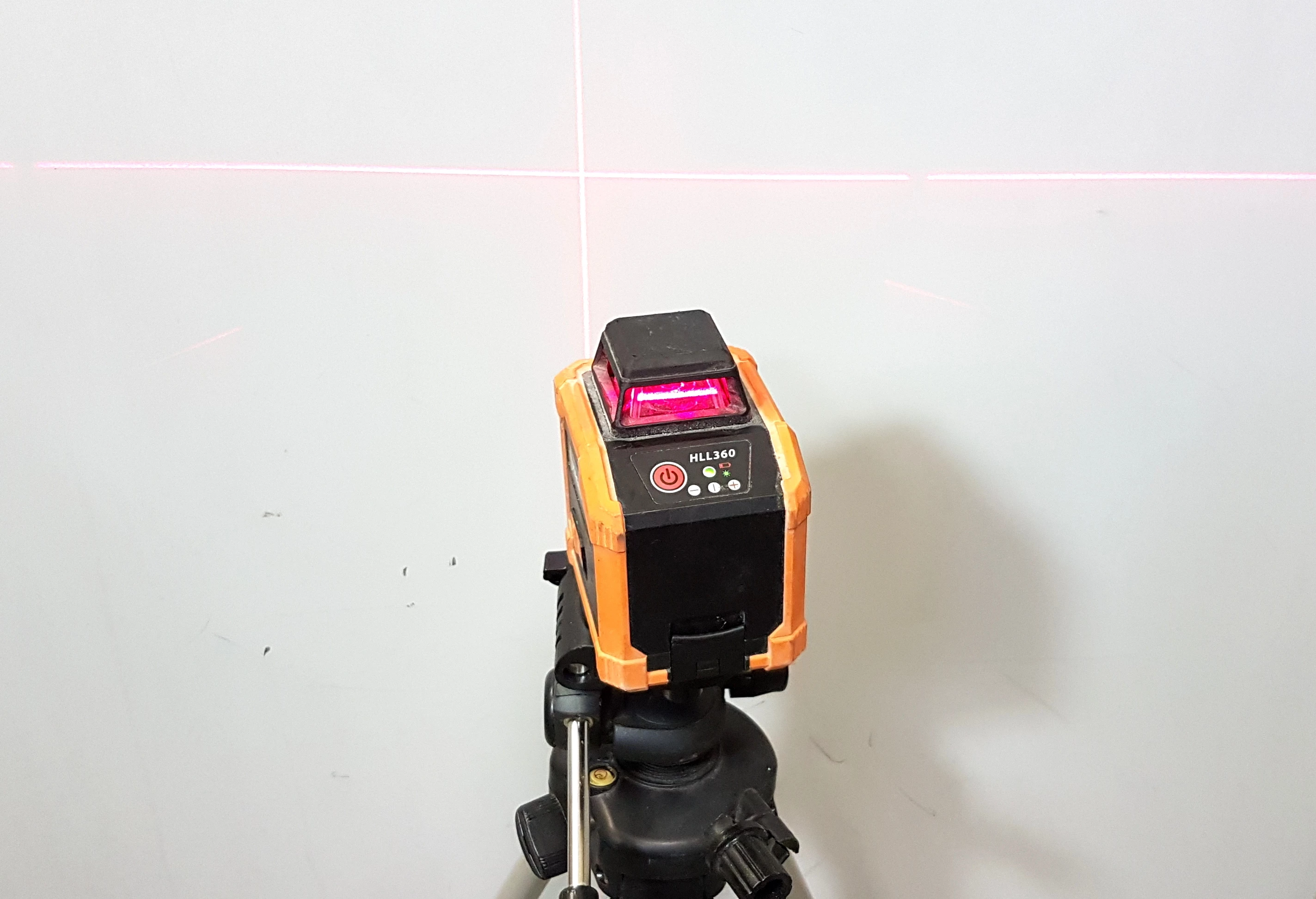 laser-krzyzowy-poziomica-magnusson-hll360-statyw-maksymalny-zasieg-pracy-15