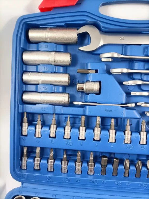 ZESTAW KLUCZY NASADOWYCH ORAZ PŁASKO-OCZKOWYCH TORX 94 MASTIFF