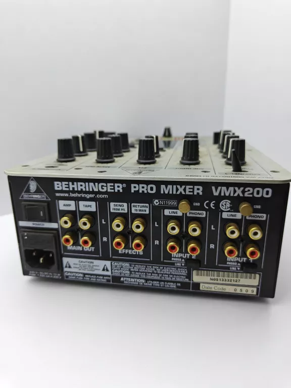 MIXER BEHRINGER PRO MIXER VMX200