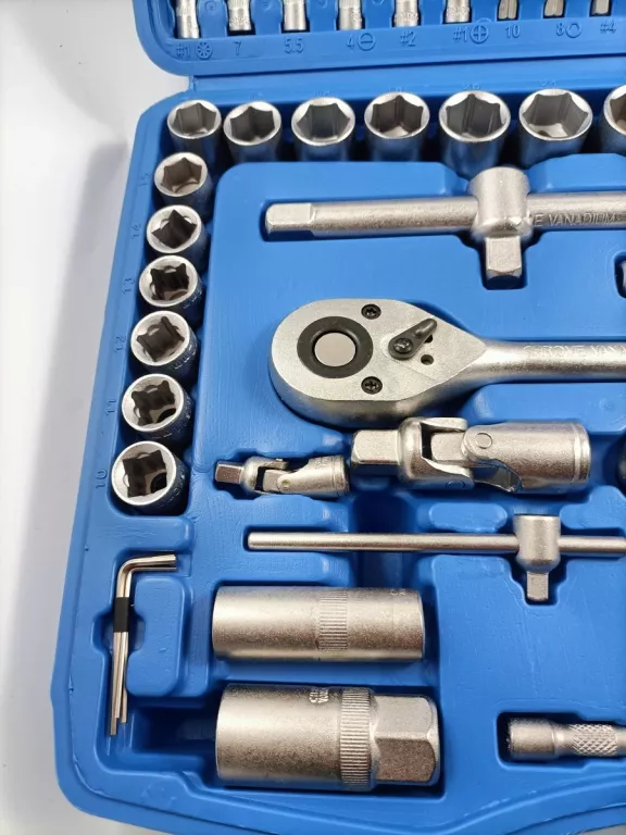 ZESTAW KLUCZY NASADOWYCH ORAZ PŁASKO-OCZKOWYCH TORX 94 MASTIFF