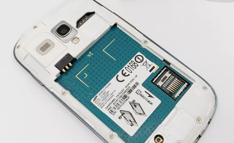 TELEFON SAMSUNG 4 MINI NIE WŁĄCZA SIĘ