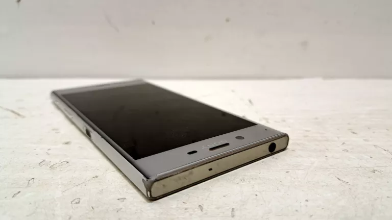 TELEFON SONY XPERIA XZ