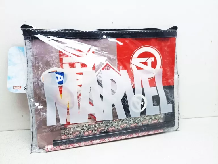 ZESTAW PRZYBORÓW SZKOLNYCH MARVEL