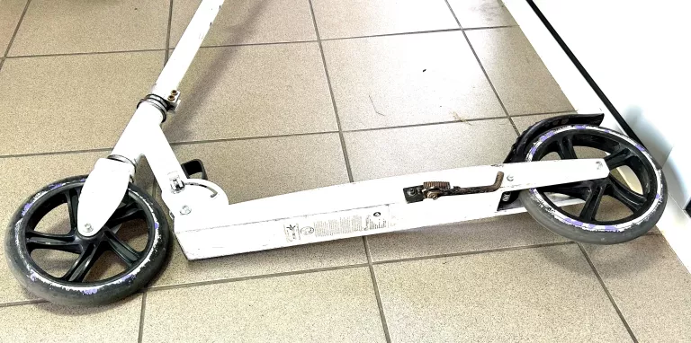 HULAJNOGA MUUWMI SCOOTER XXL 205