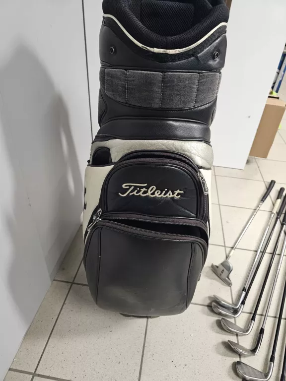 TORBA GOLFOWA WODOODPORNA TITLEIST + KIJE DO GOLA TITLEIST