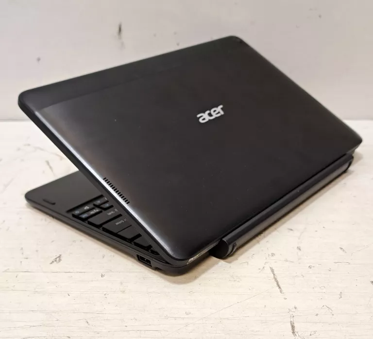 LAPTOP ACER D16H1