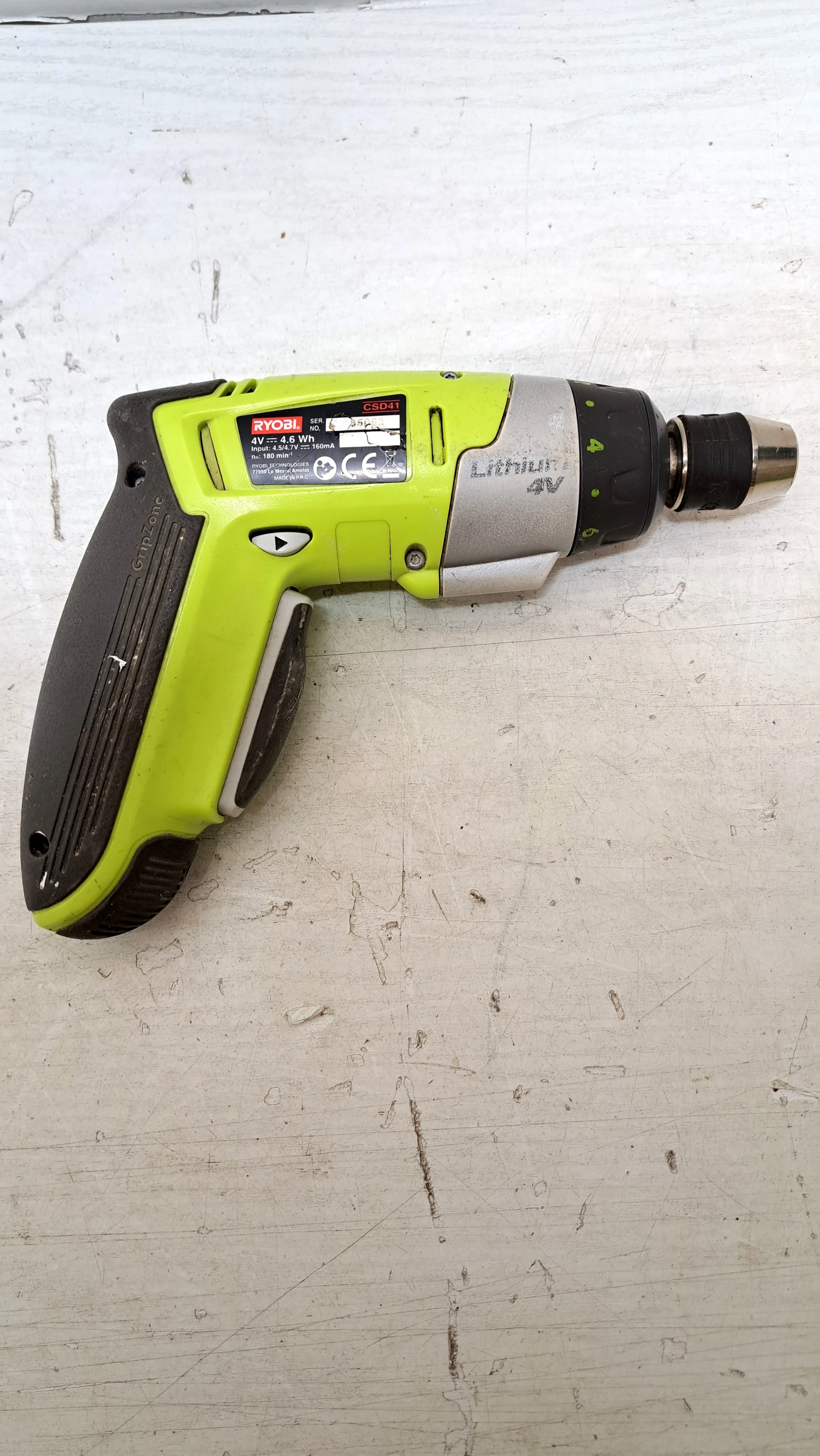 wkretak-akumulatorowy-ryobi-csd41-4v-ladowarka-napiecie-v-4-v