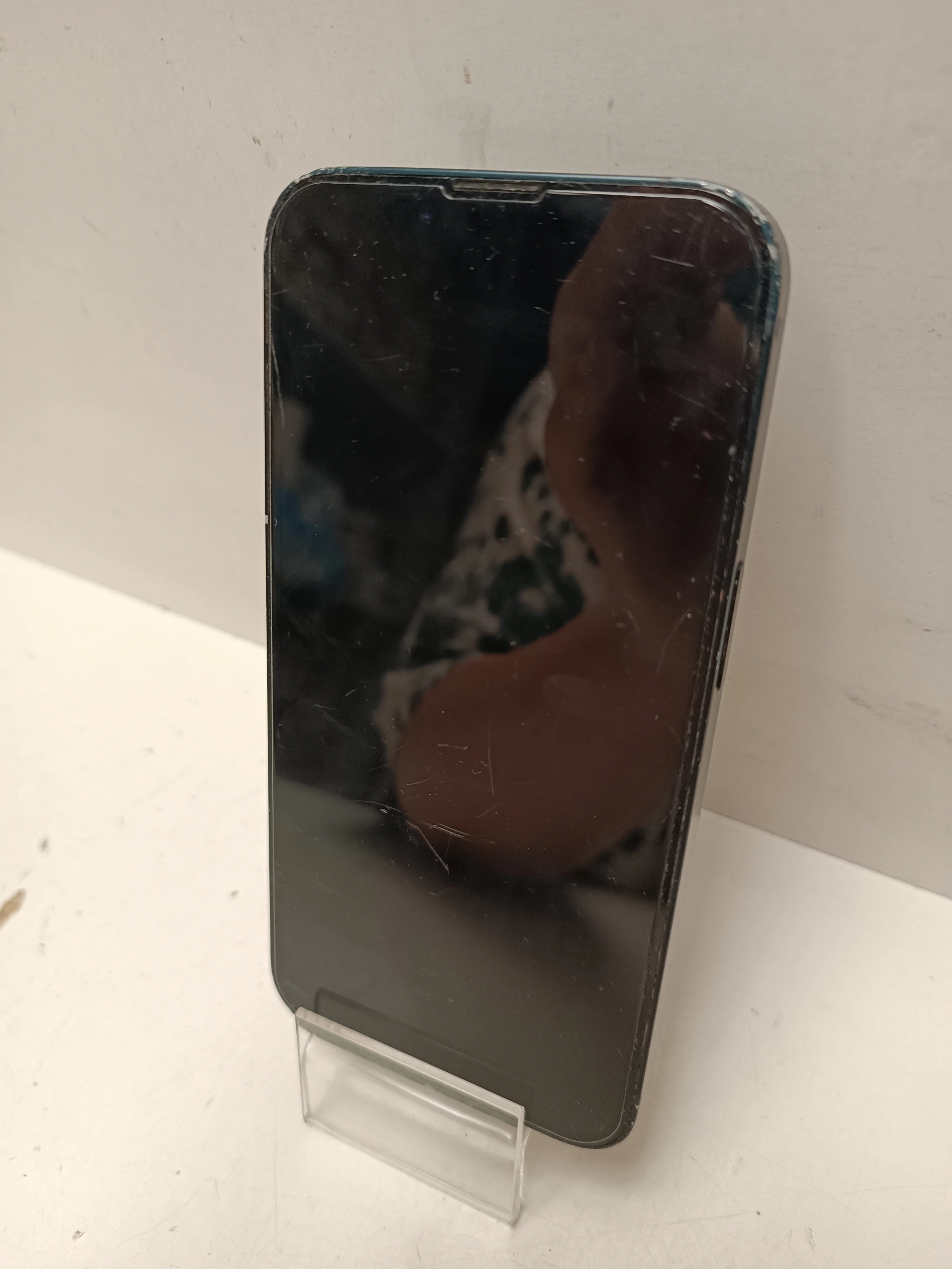 telefon-iphone-13-128gb-92-zbite-plecy-kod-producenta-mlpf3qla