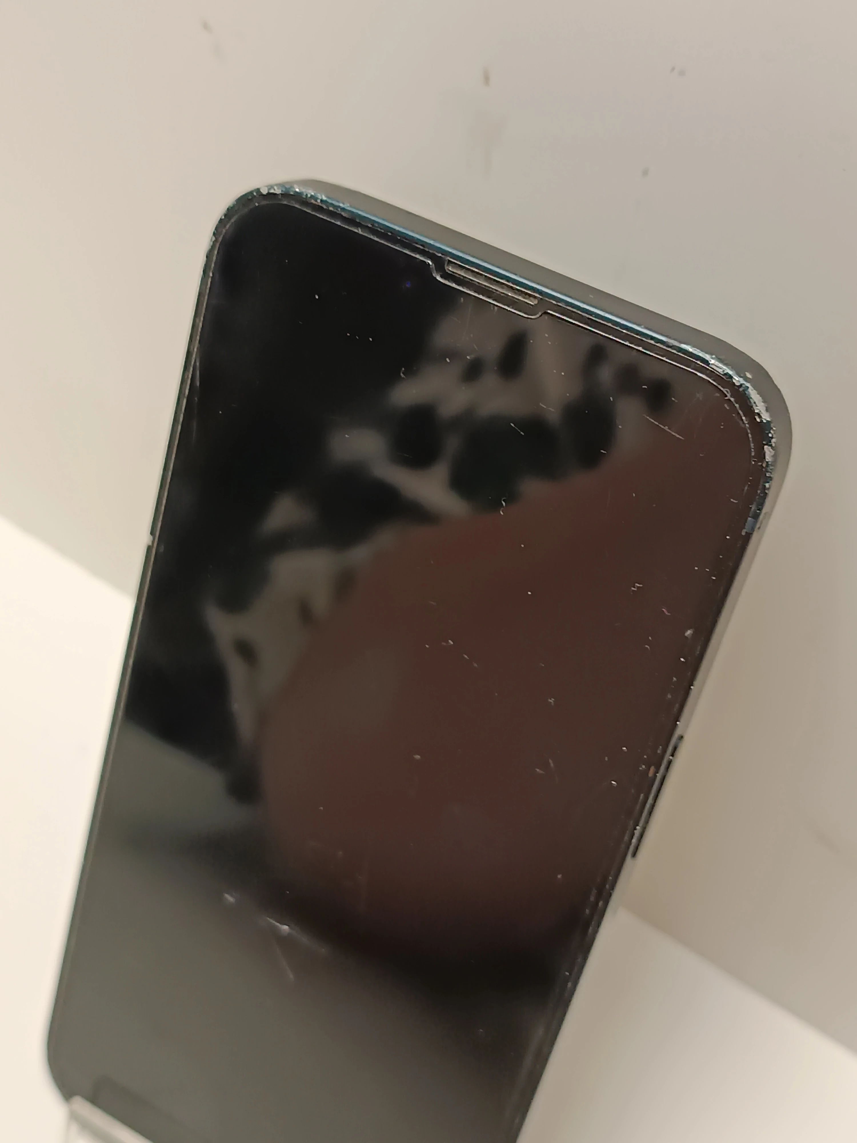 telefon-iphone-13-128gb-92-zbite-plecy-ean-gtin-888896523144