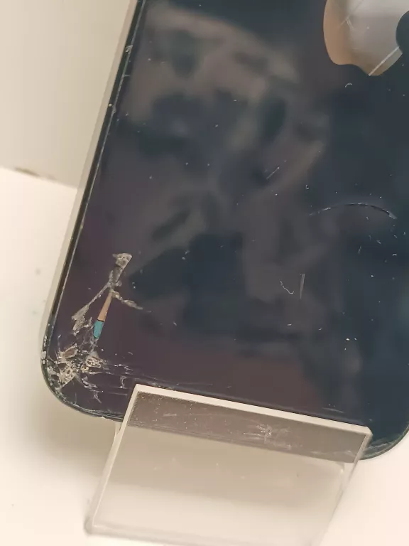 telefon-iphone-13-128gb-92-zbite-plecy-komunikacja-bluetooth