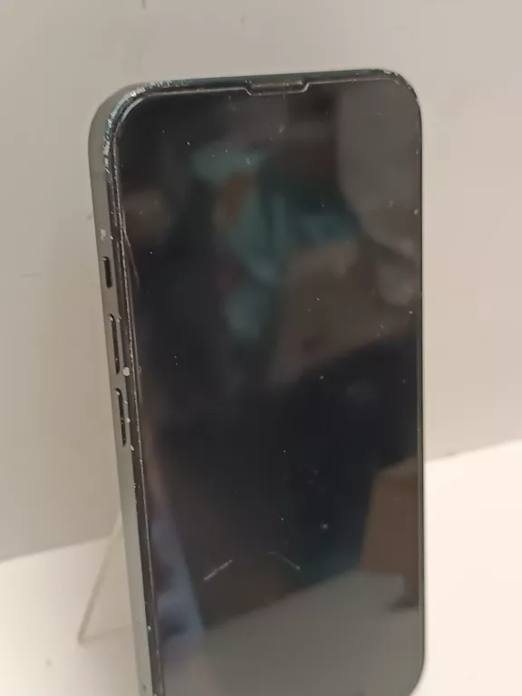 telefon-iphone-13-128gb-92-zbite-plecy-przekatna-ekranu-610