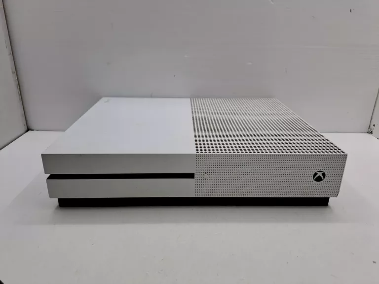 KONSOLA - XBOX ONE 1TB (MODEL 1681) 2 PADY+1GRA FIFA 19 !!OPIS!!