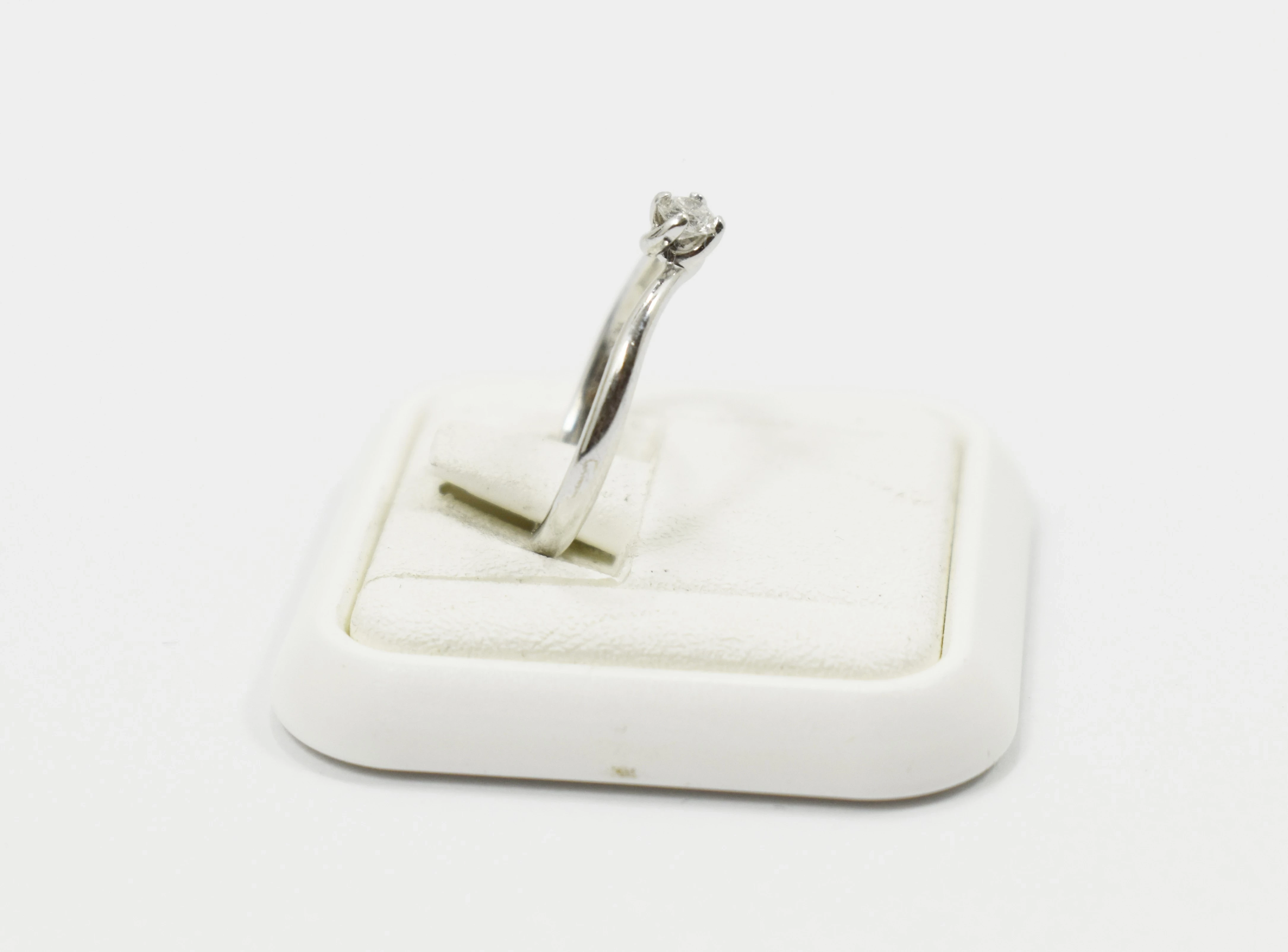 pierscionek-biale-zloto-z-diamentem-585-190g-r14-015-ct-material-zloto-biale