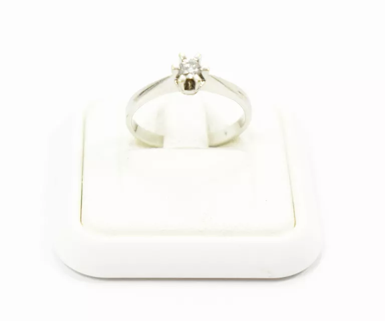 PIERŚCIONEK BIAŁE ZŁOTO Z DIAMENTEM YES (585, 2,57G, R:15) 0,15 CT