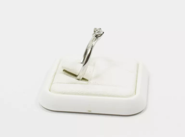 pierscionek-biale-zloto-z-diamentem-585-190g-r14-015-ct-material-zloto-biale