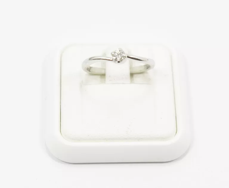 pierscionek-biale-zloto-z-diamentem-585-190g-r14-015-ct-marka-inna-marka