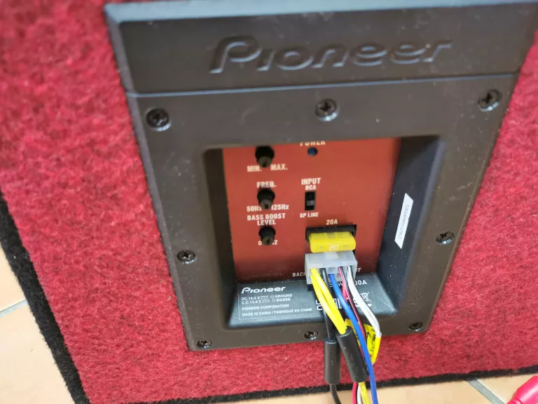 PIONEER TS-WX300A SUBWOOFER AKTYWNY 30 CM Z WBUDOWANYM WZMACNIACZEM