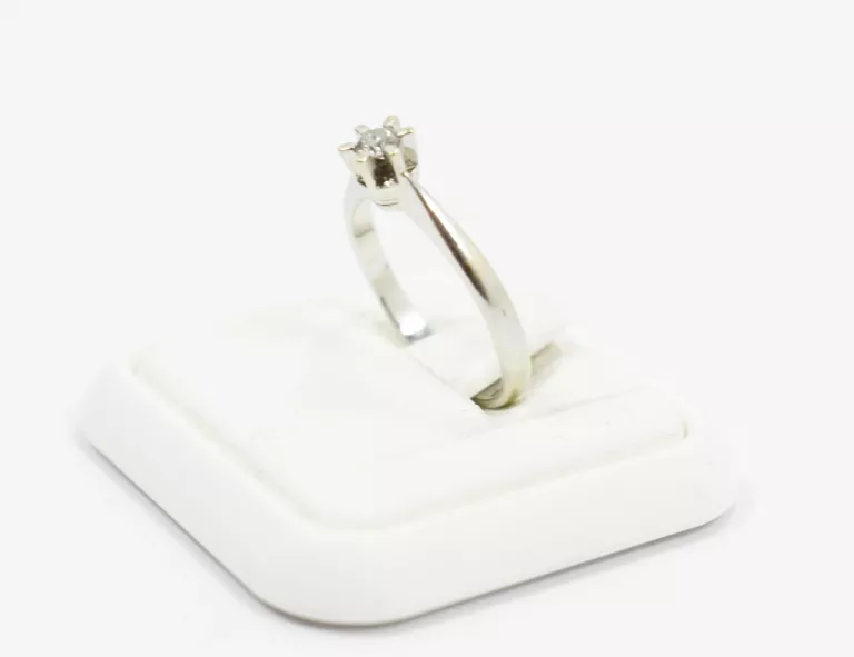 PIERŚCIONEK BIAŁE ZŁOTO Z DIAMENTEM YES (585, 2,57G, R:15) 0,15 CT