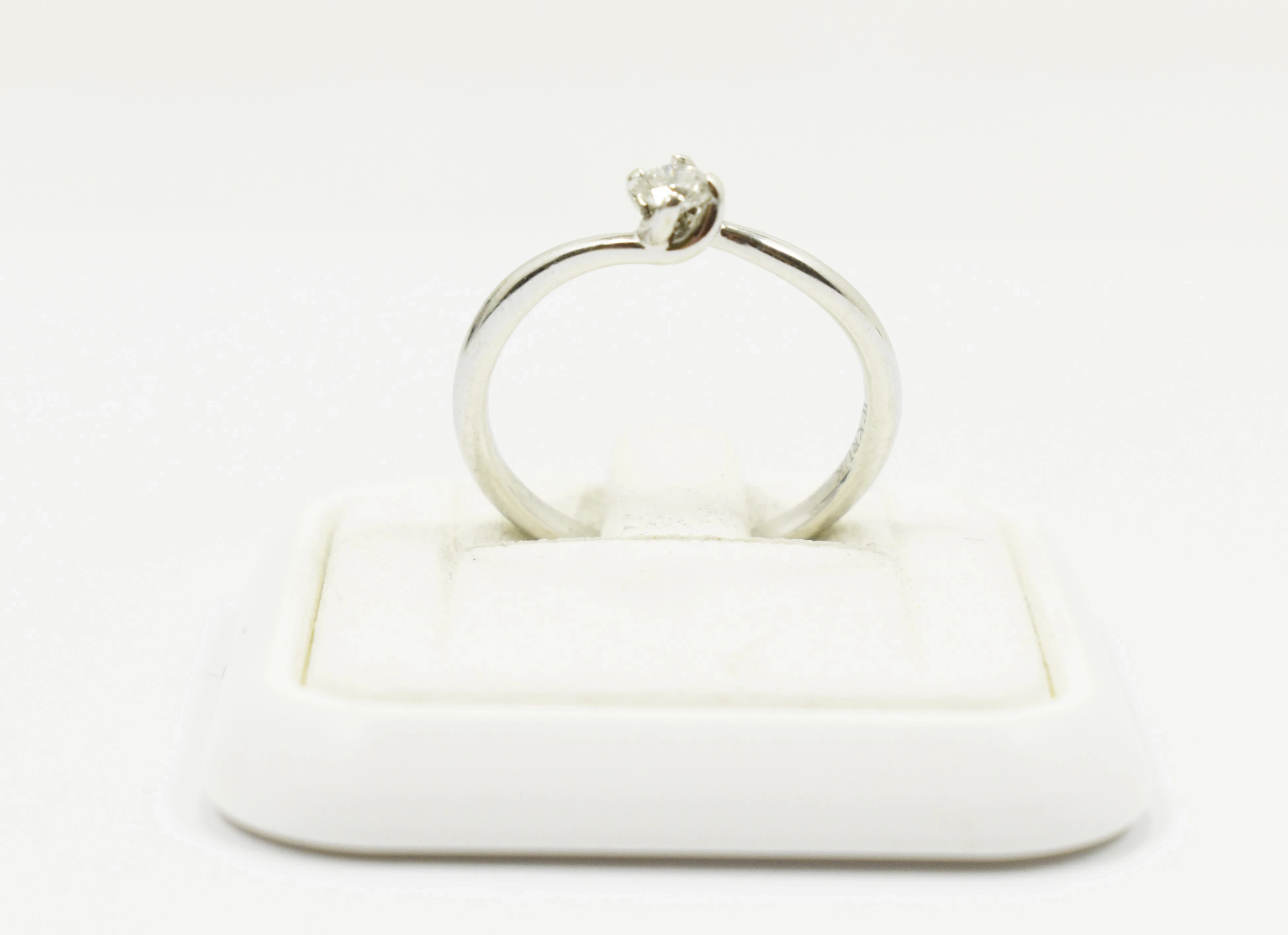 pierscionek-biale-zloto-z-diamentem-585-190g-r14-015-ct-rozmiarsrednica-wew-mm-141700