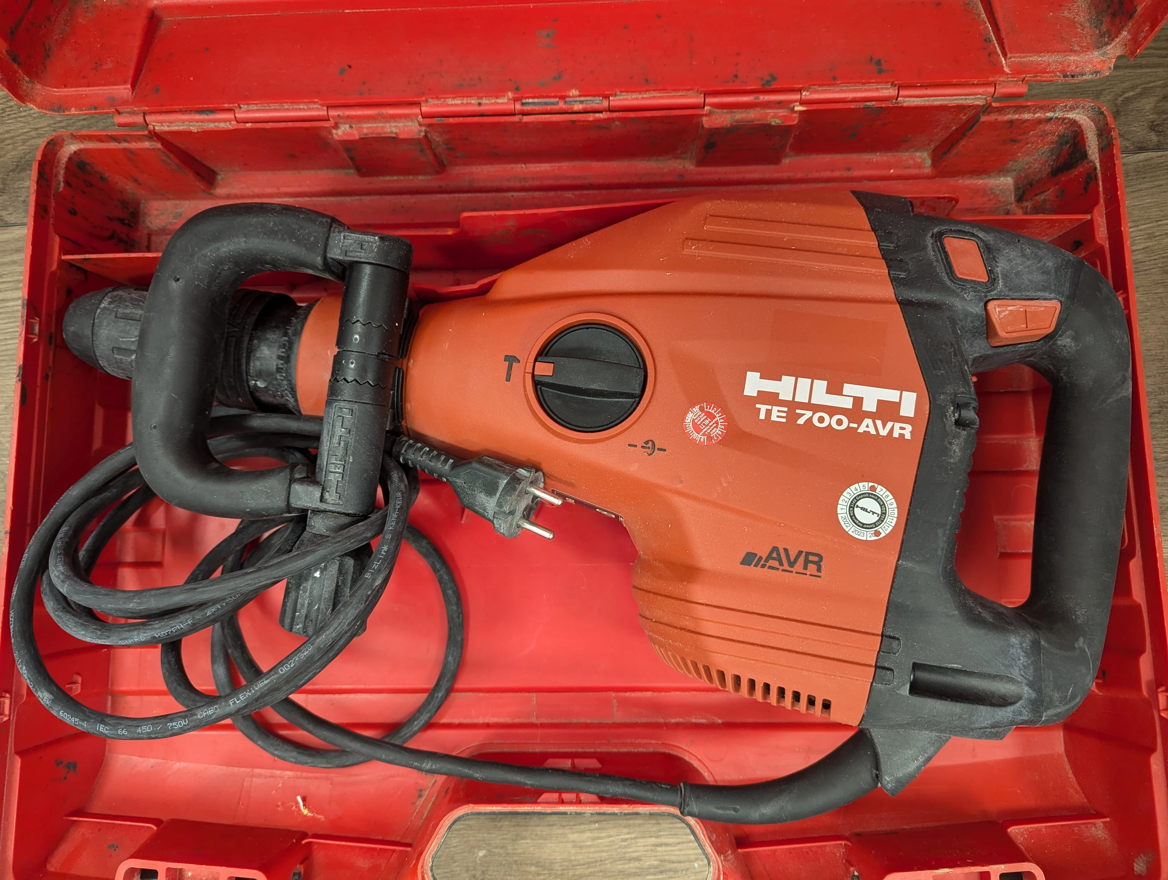 mlot-wyburzeniowy-hilti-te-700-avr-marka-hilti