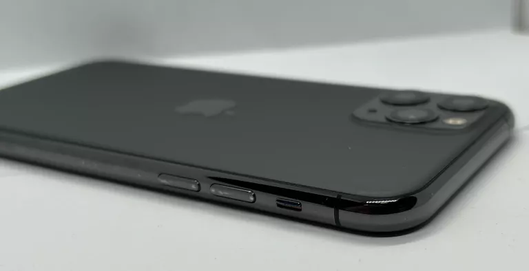 apple-iphone-11-pro-64gb-czarny-71-kondycji-baterii-wbudowana-pamiec-64-gb