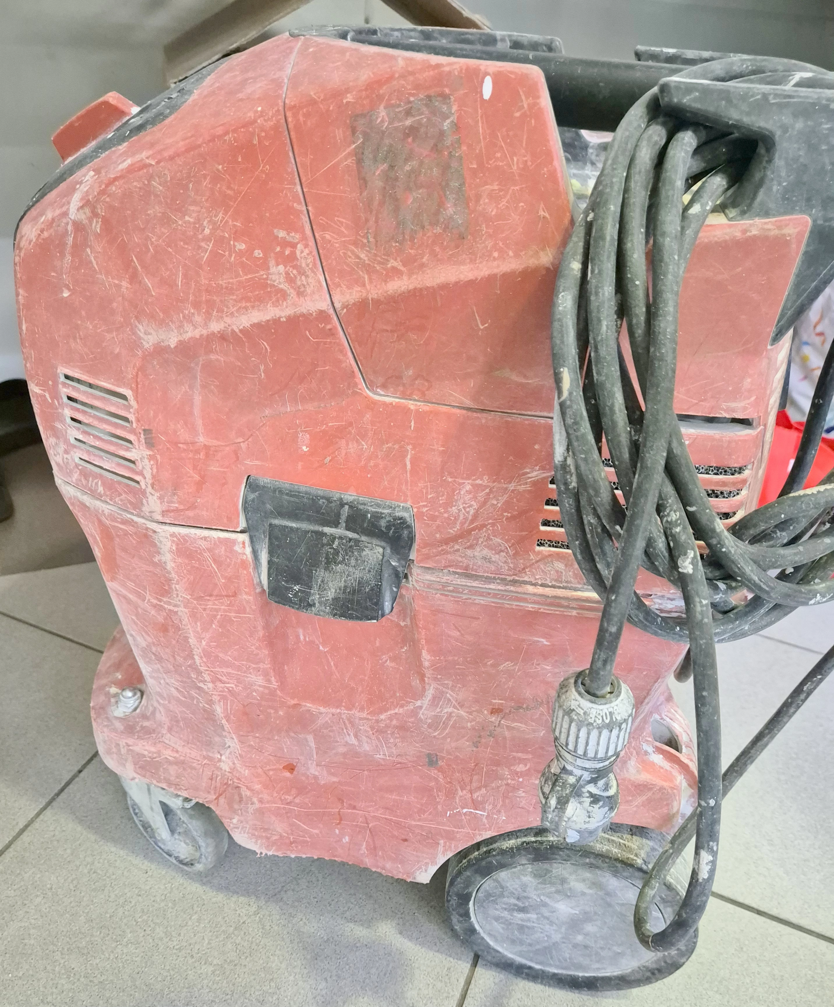 odkurzacz-hilti-vc-40-pojemnosc-zbiornika-200