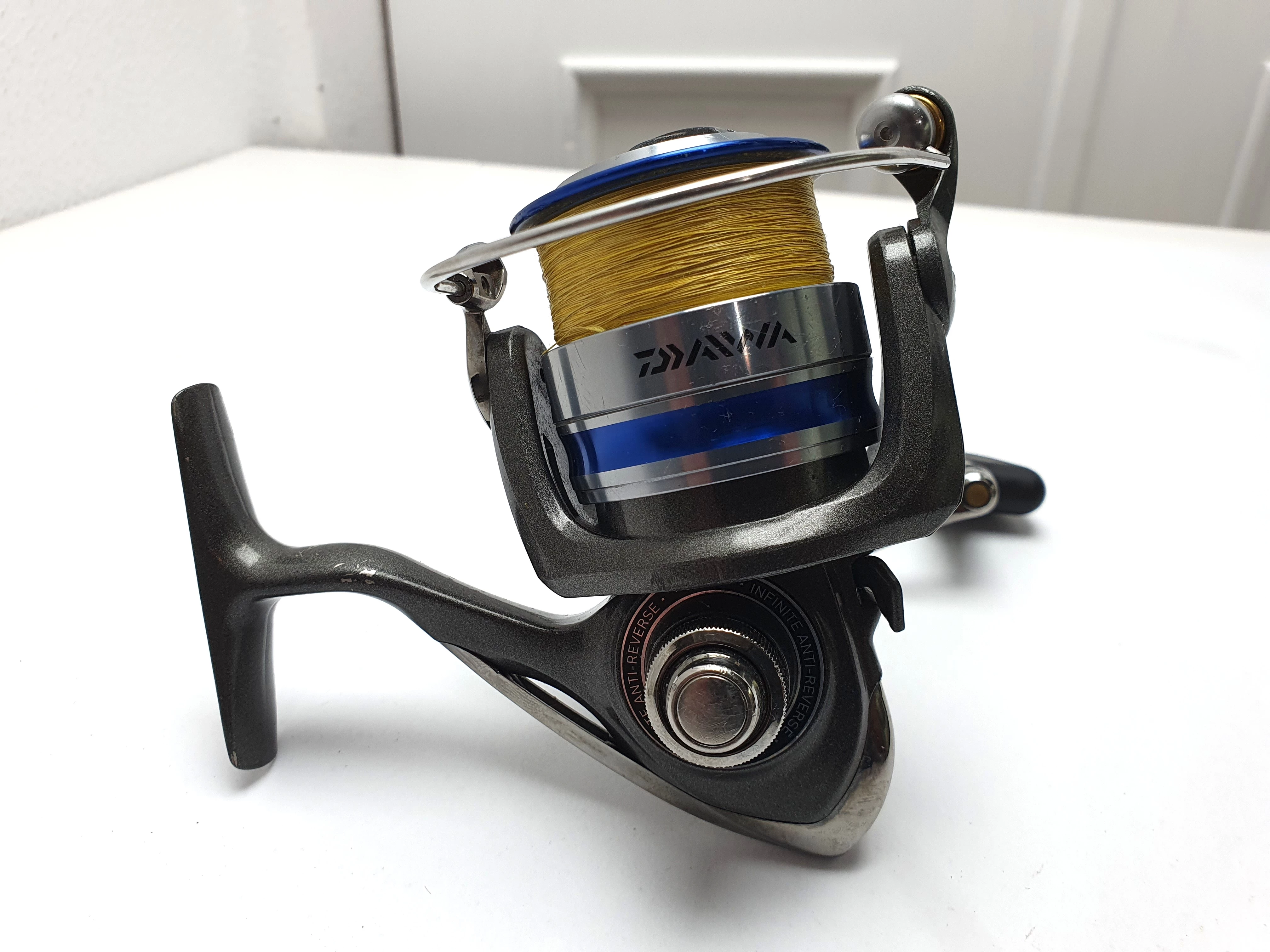 kolowrotek-daiwa-megaforce-2500a-stan-uzywany