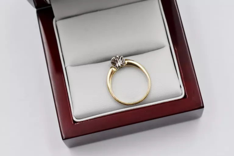 ZŁOTY PIERŚCIONEK Z KAMIENIEM [585] 3,61G R.8