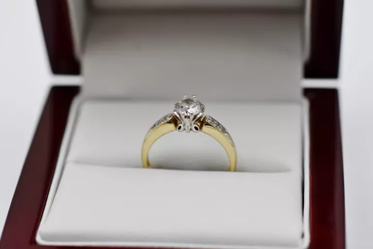 ZŁOTY PIERŚCIONEK Z KAMIENIEM [585] 3,61G R.8