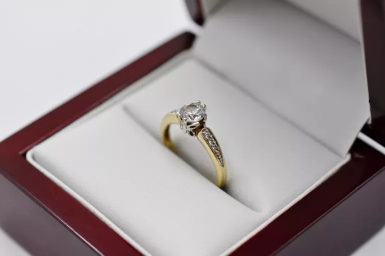 zloty-pierscionek-z-kamieniem-585-361g-r8-kamien-17088-524288