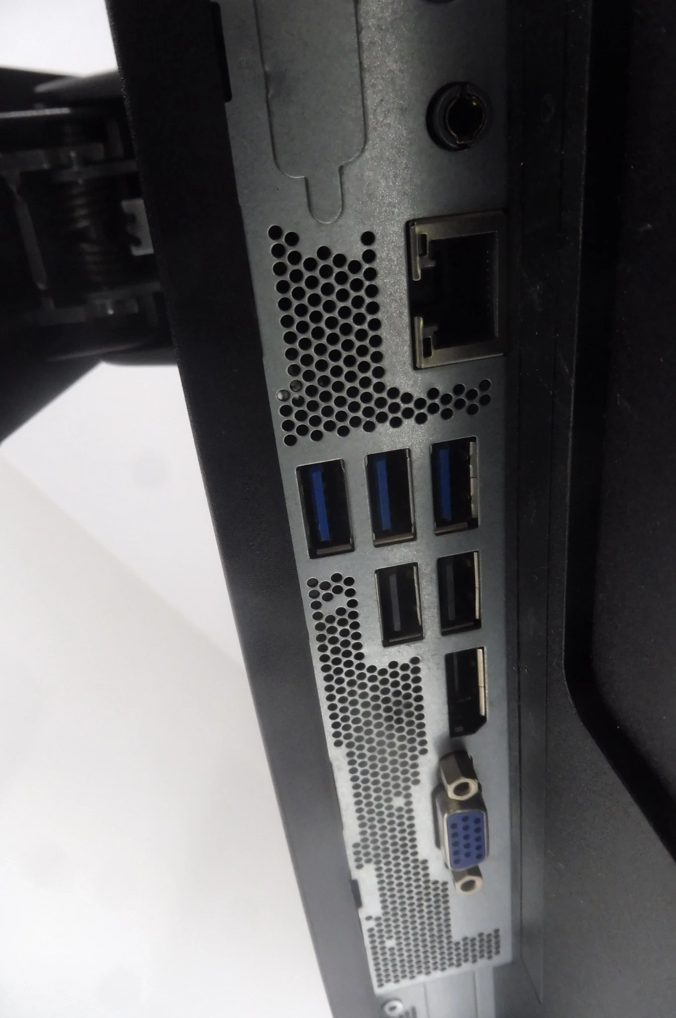 acer-verition-z4640g-i3-6100-500-gb-hdd-4gb-ram-taktowanie-bazowe-procesora-370